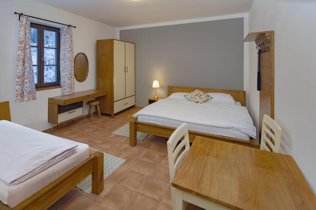 Hotel Dvůr Lískový vrch Strazny Exterior foto