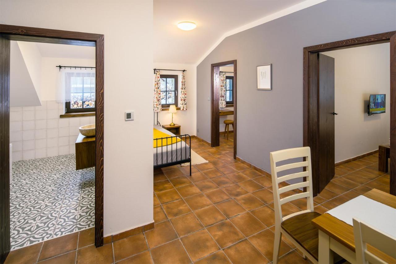Hotel Dvůr Lískový vrch Strazny Exterior foto